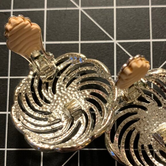 Sarah Coventry Clip on Earrings - Picture 5 of 5